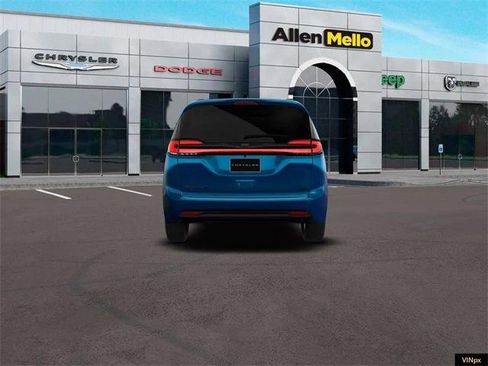 New 2026 Chrysler Pacifica Limited image 6