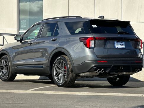 New 2026 Ford Explorer ST w/ Sun And Sound Package image 5