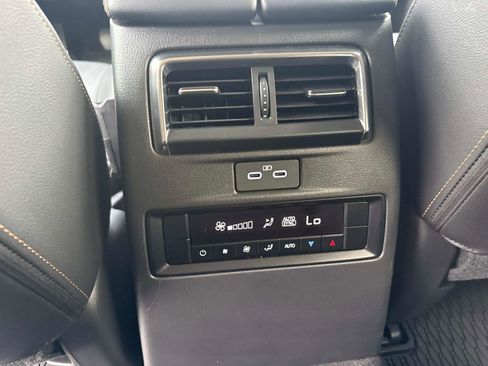 Certified 2025 MAZDA CX-90 3.3 Turbo w/ Preferred Package image 19