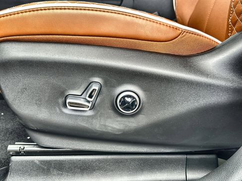 New 2026 Chrysler Pacifica Pinnacle w/ Trailer Tow Group image 14