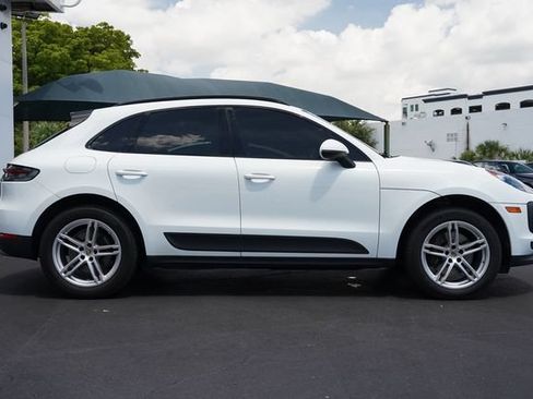 Used 2020 Porsche Macan AWD/4WD image 17