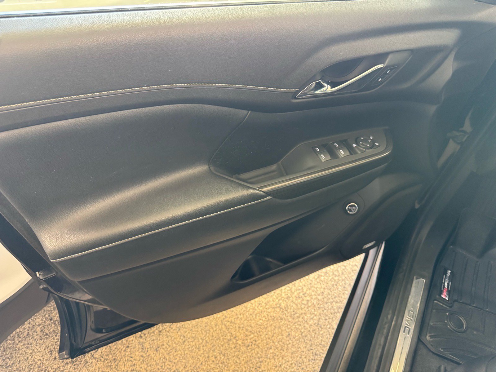 Used 2019 GMC Acadia SLT AWD/4WD image 17