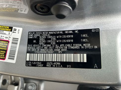 Used 2022 Toyota Highlander XLE AWD/4WD image 37