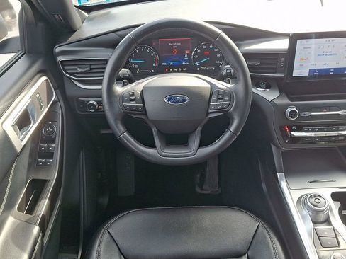 Used 2020 Ford Explorer XLT w/ Equipment Group 202A image 11