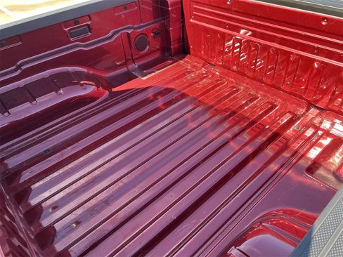 Certified 2025 Nissan Frontier SV w/ Tow Package image 7