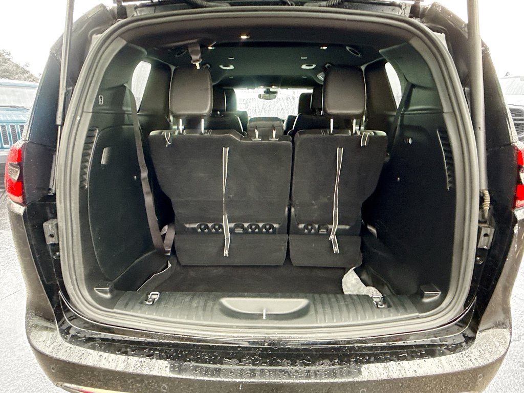 Used 2025 Chrysler Pacifica Select FWD image 30