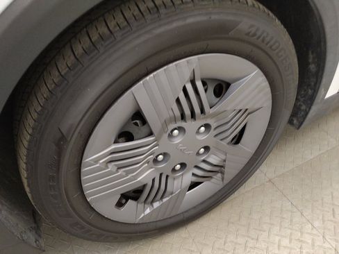 Used 2025 Kia K4 FWD image 31