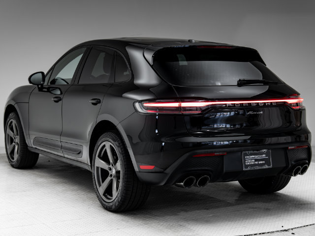 Certified 2026 Porsche Macan AWD/4WD image 3
