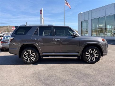 Used 2023 Toyota 4Runner Limited AWD/4WD image 3