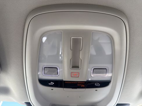 Used 2025 Volvo XC90 B6 Plus image 29