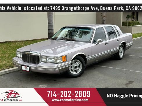 Used 1992 Lincoln Town Car Signature image 9