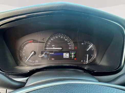 Used 2017 Cadillac XT5 Luxury w/ Driver Awareness Package image 20