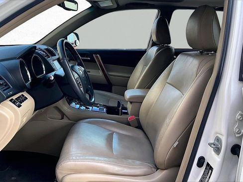 Used 2012 Toyota Highlander Limited image 19