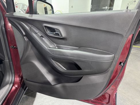 Used 2016 Chevrolet Trax LS w/ LPO, Protection Package FWD image 20