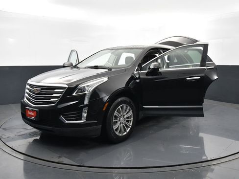 Used 2017 Cadillac XT5 Luxury image 34