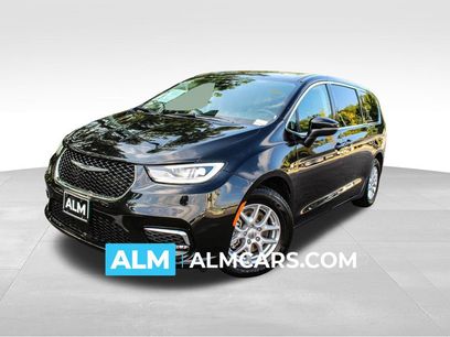 Used 2023 Chrysler Pacifica Touring-L