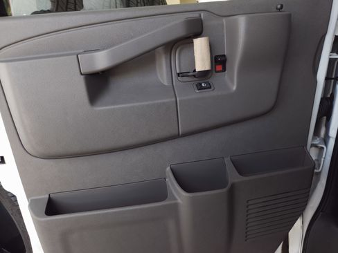 Used 2025 GMC Savana 2500 w/ Driver Convenience Package image 23