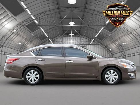 Used 2015 Nissan Altima 2.5 S FWD image 7