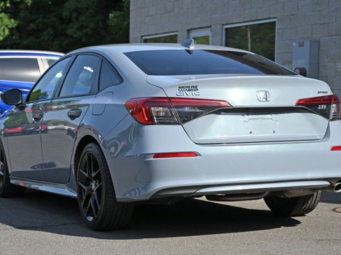 Used 2023 Honda Civic Sport image 3
