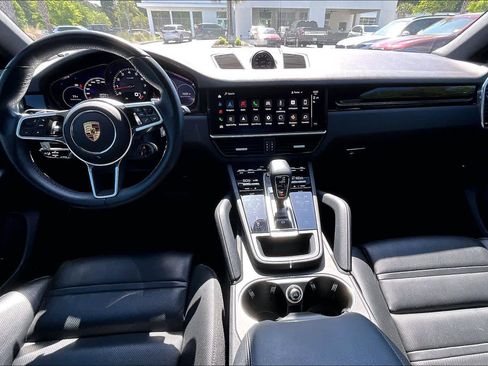 Used 2023 Porsche Cayenne Coupe AWD/4WD image 16
