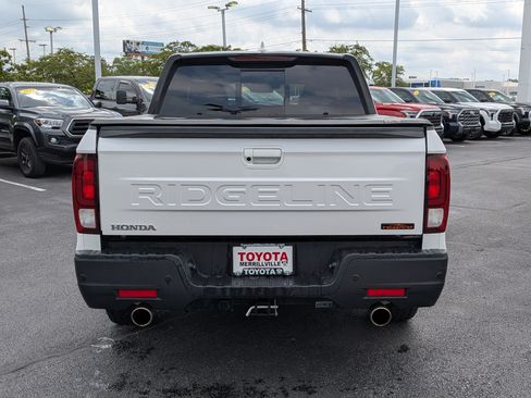 Used 2025 Honda Ridgeline TrailSport image 7