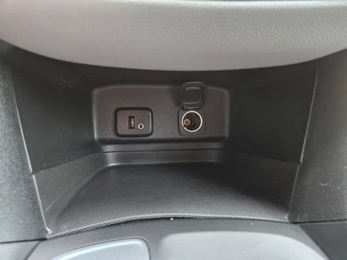 Used 2018 Chevrolet Equinox LS FWD image 26