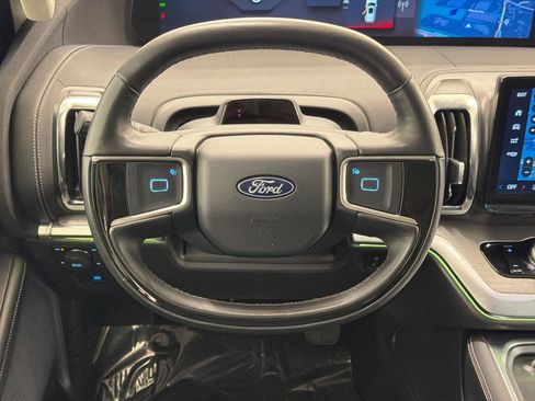 Certified 2025 Ford Expedition Max Platinum AWD/4WD image 17