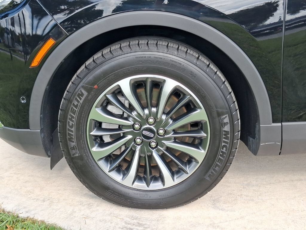 Used 2023 Lincoln Nautilus Reserve FWD image 3