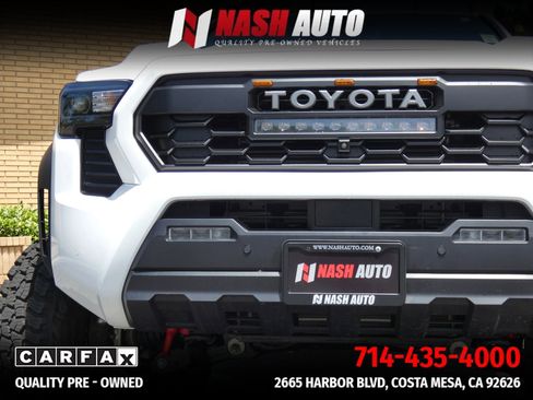 Used 2025 Toyota Tacoma TRD Off-Road w/ TRD Off Road Premium Package AWD/4WD image 19