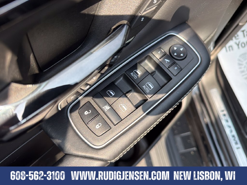 Used 2022 RAM 1500 Limited w/ Body Color Bumper Group AWD/4WD image 11