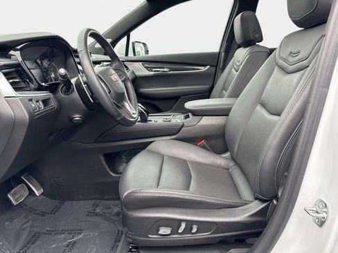 Used 2025 Cadillac XT6 Sport w/ LPO, Floor Liner Package image 18