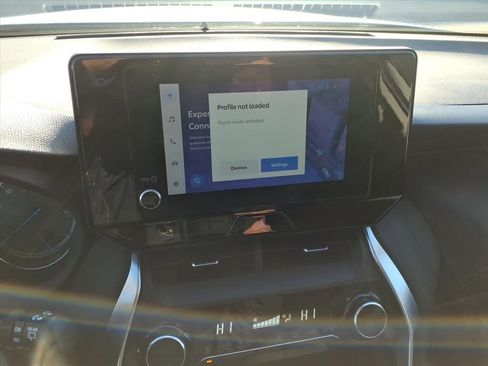 Used 2023 Toyota Venza LE image 22