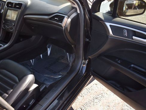 Used 2019 Ford Fusion SEL FWD image 14