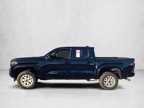 Certified 2025 Toyota Tacoma SR5 AWD/4WD image 5