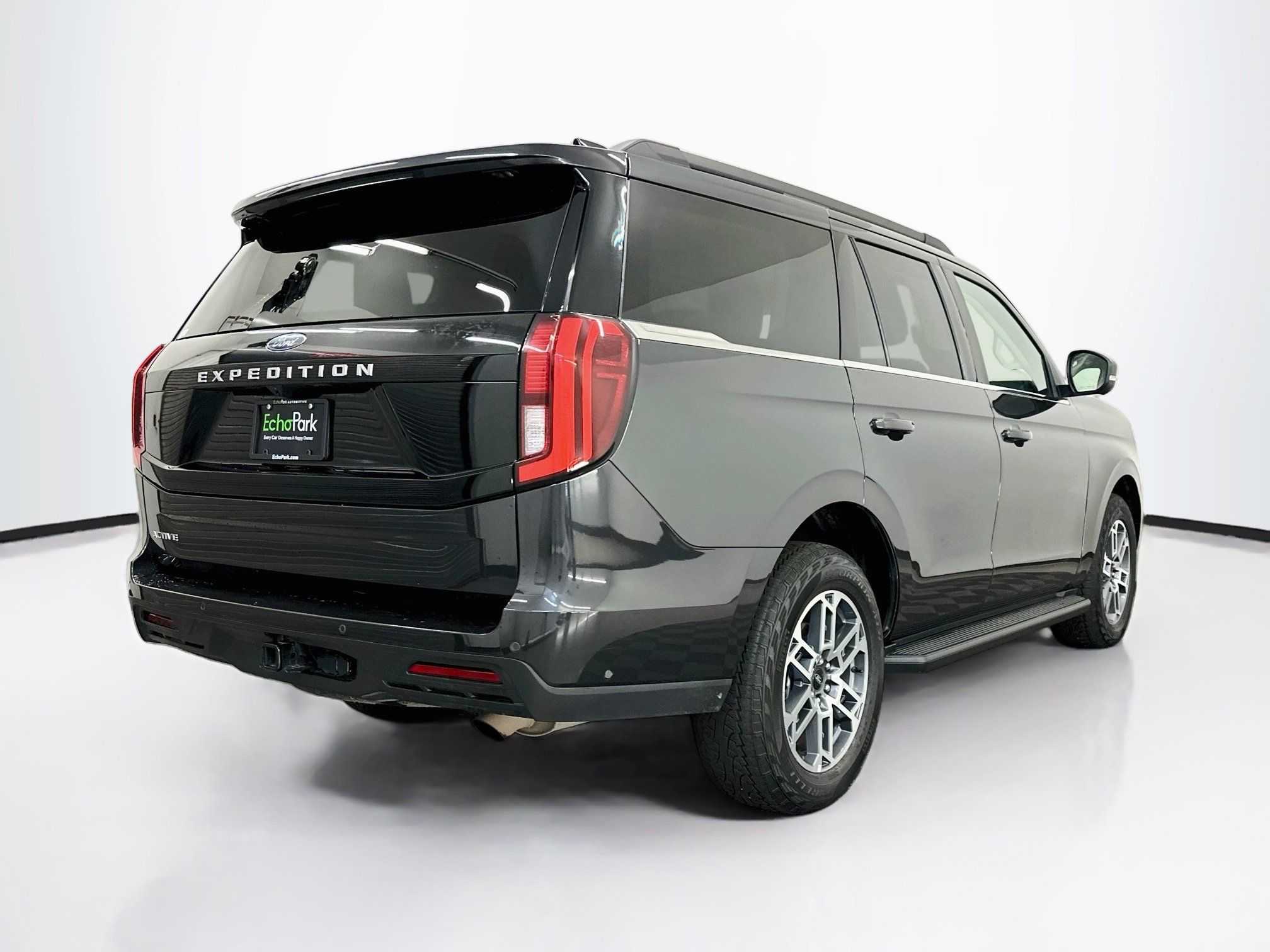 Used 2025 Ford Expedition Active AWD/4WD image 9
