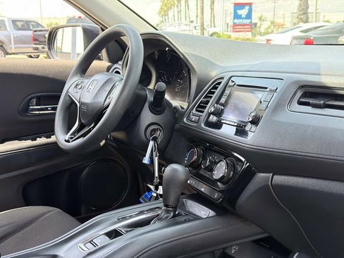 Used 2019 Honda HR-V LX image 25