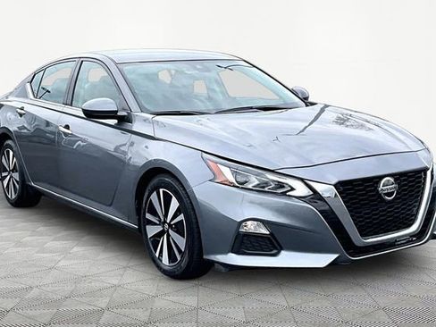 Used 2022 Nissan Altima 2.5 SV image 1