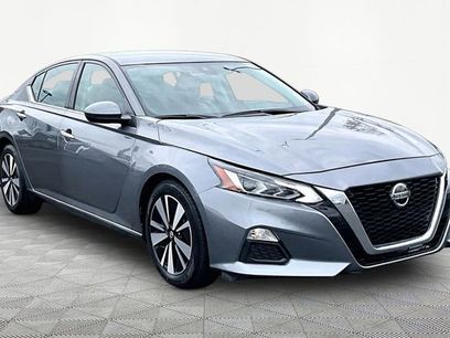 Used 2022 Nissan Altima 2.5 SV