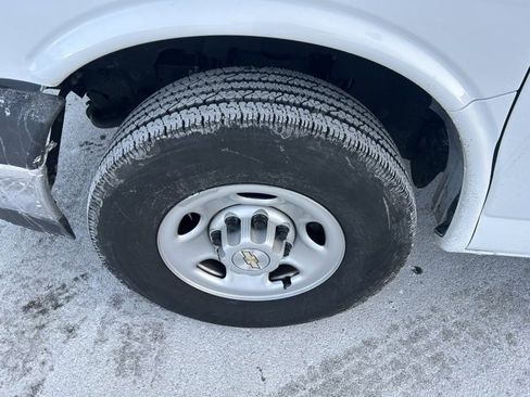 Used 2024 Chevrolet Express 2500 w/ Driver Convenience Package image 9