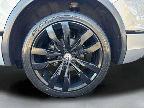 Used 2021 Volkswagen Tiguan SE R-Line w/ 3rd Row Seat Package image 31