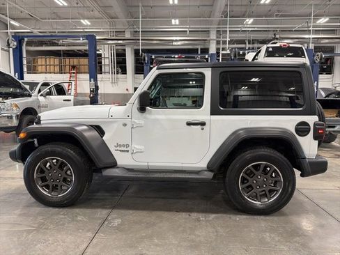 Used 2020 Jeep Wrangler Sport S image 4