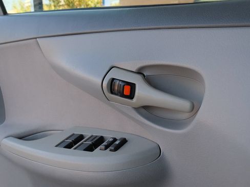Used 2009 Toyota Corolla LE w/ All Weather Guard Pkg FWD image 11