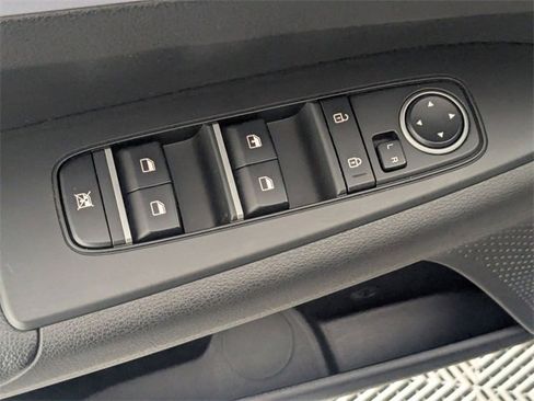 Used 2022 Kia Forte LXS w/ LXS Technology Package image 11