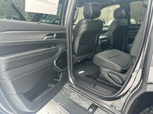 New 2026 Jeep Grand Wagoneer Limited image 32