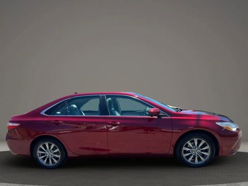 Used 2016 Toyota Camry XLE w/ Advanced Technology Package FWD image 4