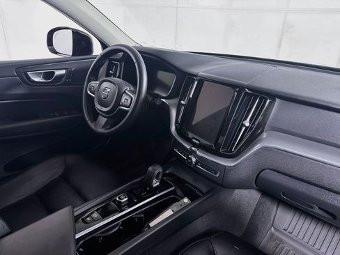 Used 2024 Volvo XC60 B5 Core w/ Protection Package Premier AWD/4WD image 28