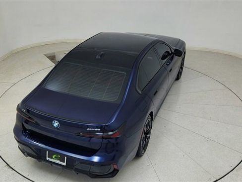 Used 2023 BMW i7 xDrive60 image 82