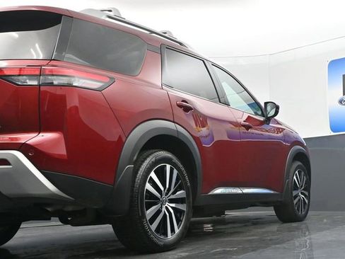 Used 2024 Nissan Pathfinder Platinum w/ Cargo Package image 24