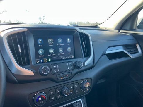 Used 2024 GMC Terrain SLT AWD/4WD image 11