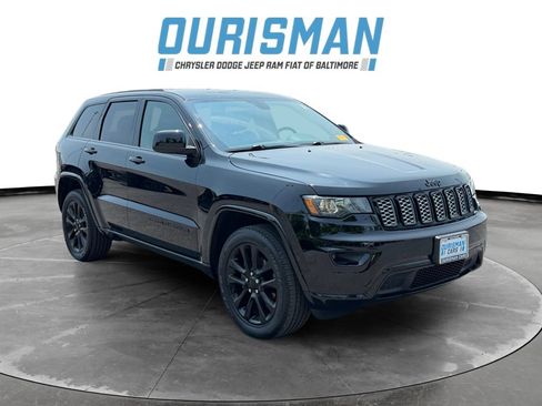 Used 2020 Jeep Grand Cherokee Altitude AWD/4WD image 1
